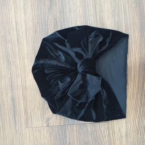 Velvet bow baby turban